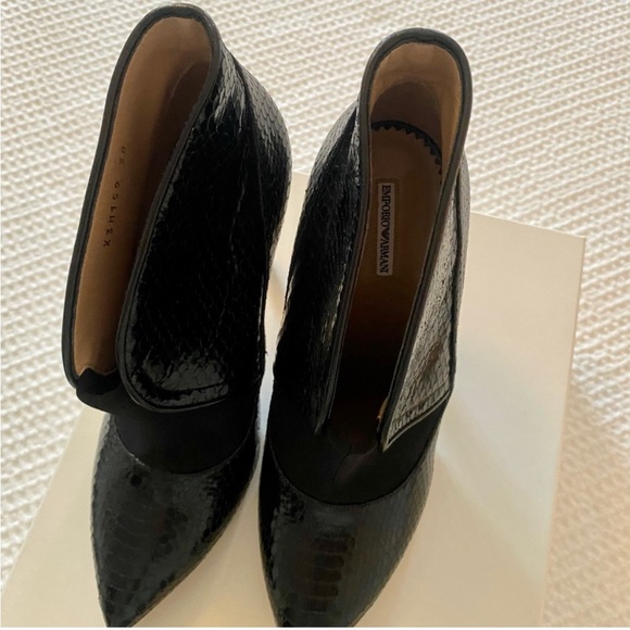 ARMANI Black Bootie Pump Heel SIZE 38 Pointed toe closed toe textured upper - Picture 12 of 13